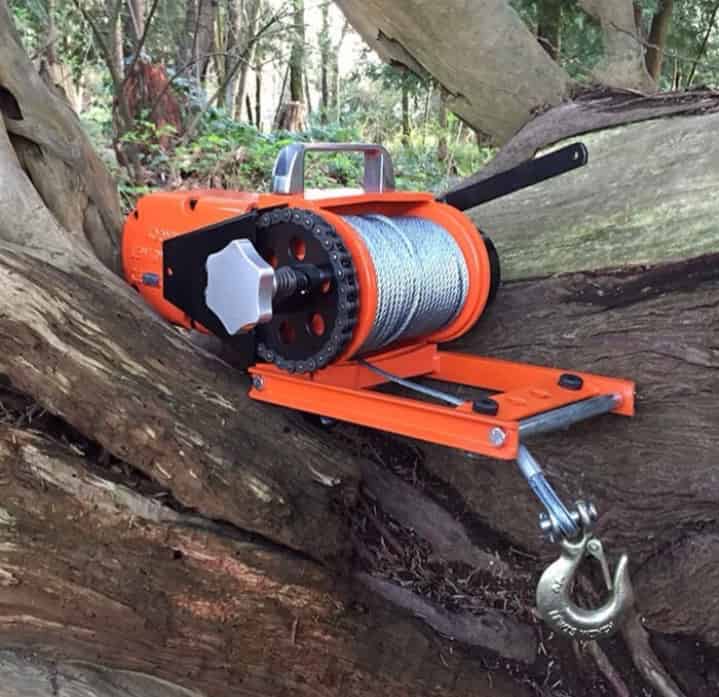 How do you use a winch on a chainsaw