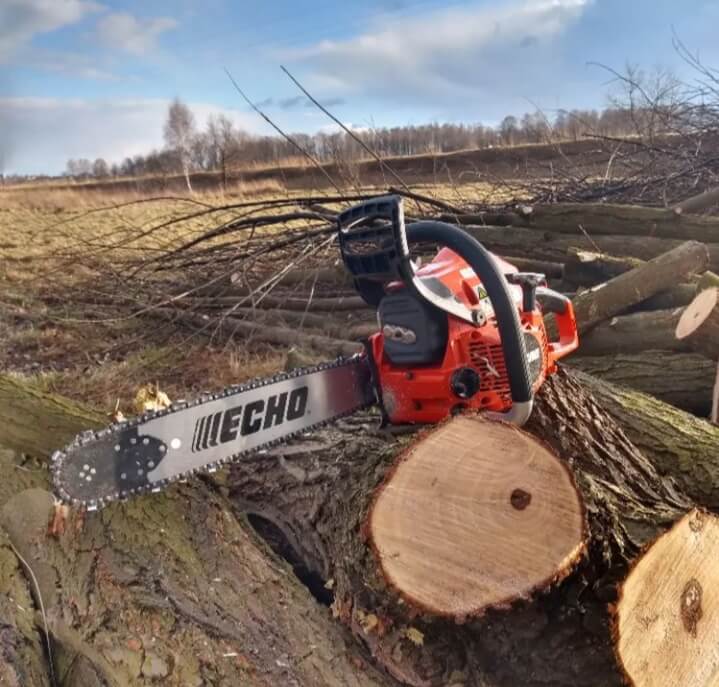 how to store a chainsaw so it doesn't leak oil